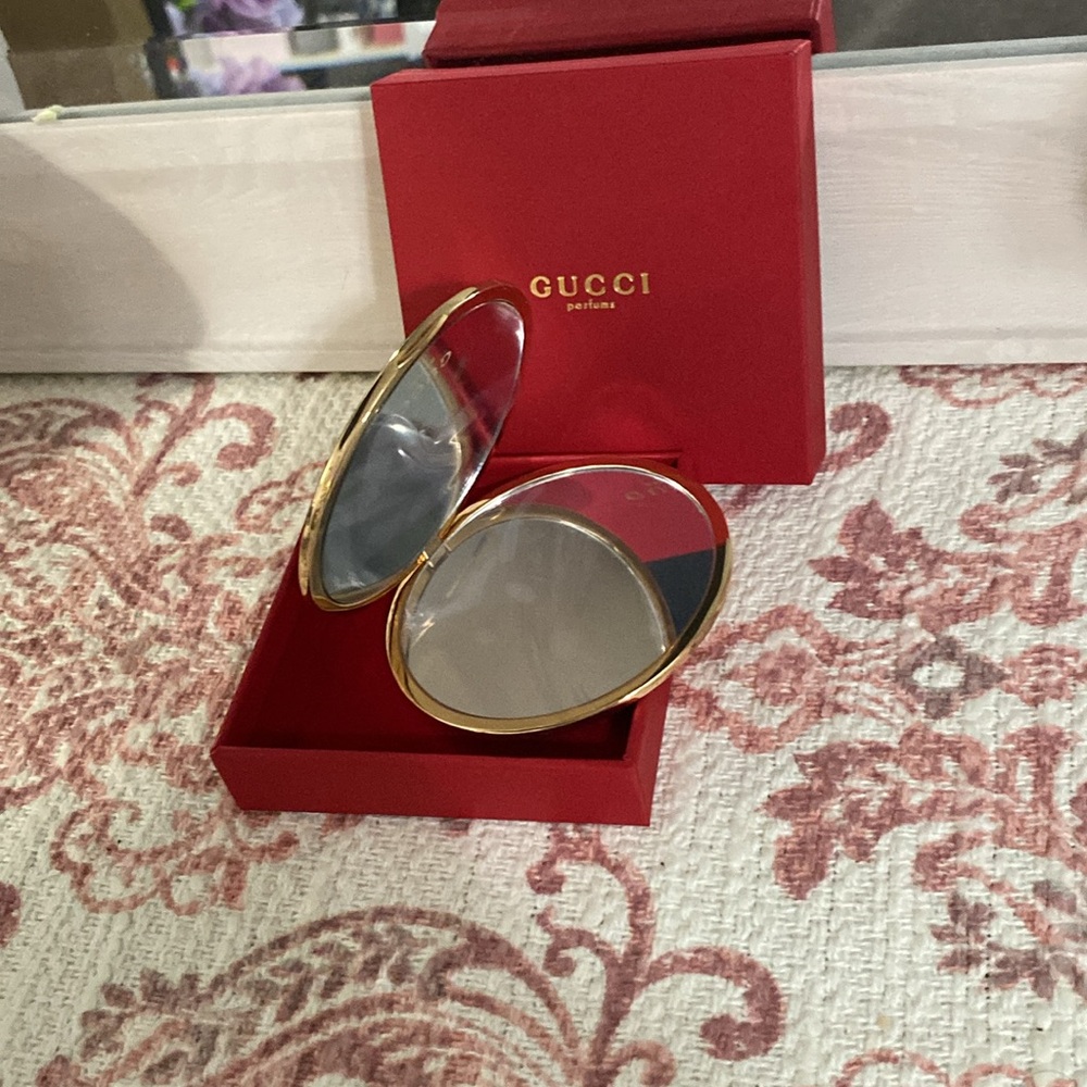 Gucci Gold Compact Mirror-NIB - Picture 6 of 12